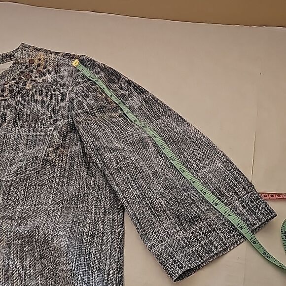 Chicos embellished lightweight snap front top size 3 - Picture 12 of 12